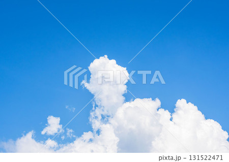 夏の青空と日差しに輝く夏の雲75 夏の青空と日差しに輝く夏の雲75 131522471