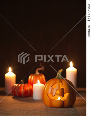 ハロウィンイメージ オバケカボチャとキャンドル ハロウィンイメージ オバケカボチャとキャンドル 131522508