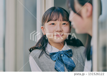 塾に通う女子中学生 131526122