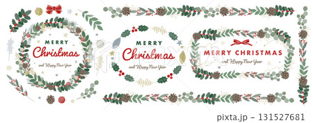 モミの木やヒイラギ、緑の枝・葉、松ぼっくりで出来たクリスマスイメージのフレーム：クリスマスリースなど 131527681