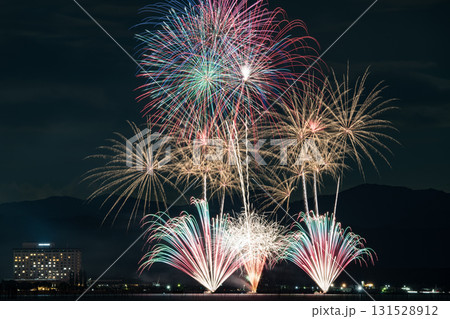 打ち上げ花火 131528912