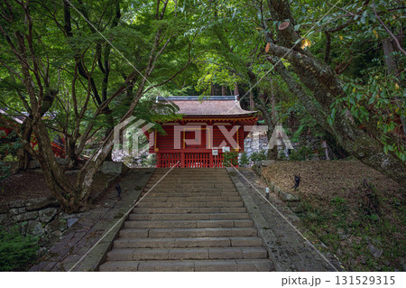 奈良 談山神社 石段越しに望む東宝庫（重要文化財） 131529315