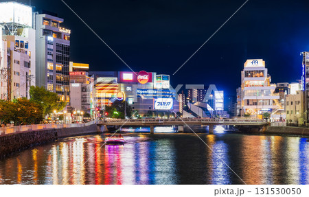 夜の博多　那珂川と中洲屋台街 131530050