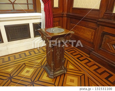 日本銀行大阪支店 旧館 記念室の花を置く台 日本銀行大阪支店 旧館 記念室の花を置く台 131531100