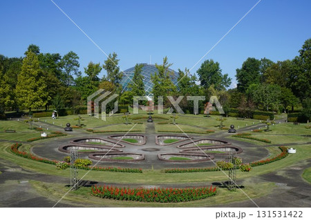 日本最大級のフラワーパーク「とっとり花回廊」：霧の庭園 131531422