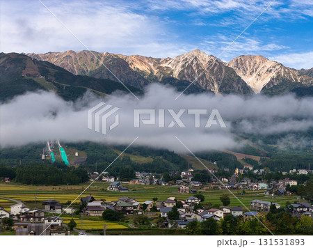 昭雄早朝の白馬村の眺め　長野県白馬村（ドローンによる空撮） 131531893