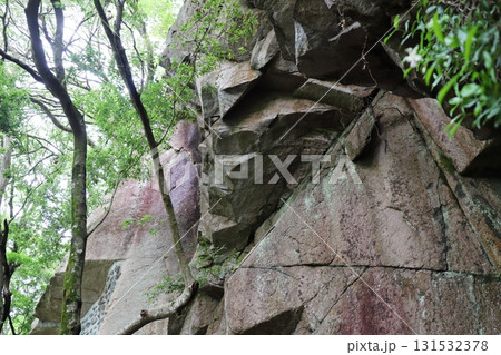 奥津渓谷の天狗岩の奇岩と女窟の断崖 奥津渓谷の天狗岩の奇岩と女窟の断崖 131532378
