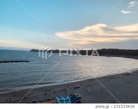 片瀬海岸から見た夕暮れの海 片瀬海岸から見た夕暮れの海 131533616