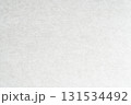 白い和紙風のシンプルな背景テクスチャ 131534492