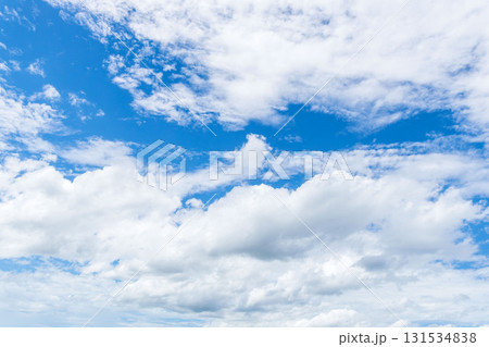 夏の空 澄んだ青空と雲284 夏の空 澄んだ青空と雲284 131534838
