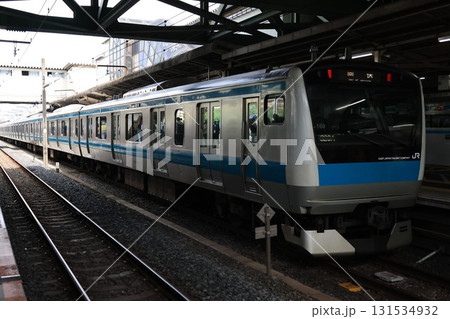 停車中の京浜東北線の回送電車 131534932