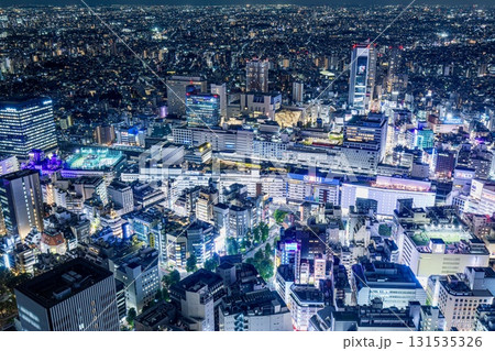 【夜景100選】東京都、サンシャイン60展望台から眺める池袋の夜景（池袋駅方面） 131535326