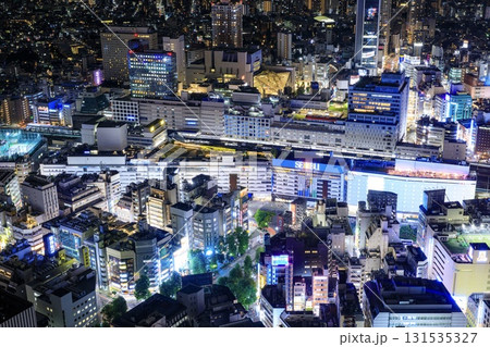 【夜景100選】東京都、サンシャイン60展望台から眺める池袋の夜景（池袋駅方面） 131535327