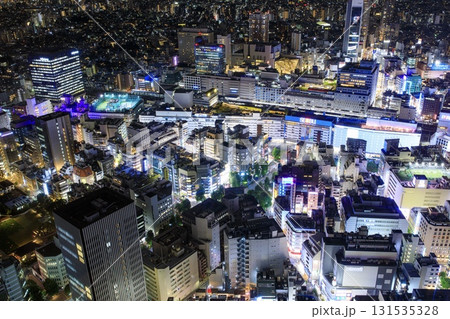 【夜景100選】東京都、サンシャイン60展望台から眺める池袋の夜景（池袋駅方面） 131535328
