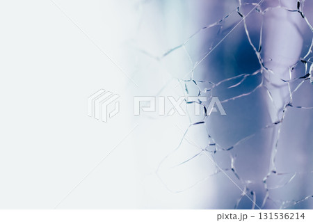 ひび割れ・ガラス 背景素材 131536214