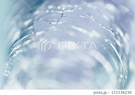ひび割れ・ガラス 背景素材 131536230