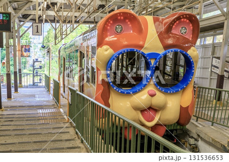 生駒ケーブル、宝山寺駅に停車中のコ11形客車ミケ 生駒ケーブル、宝山寺駅に停車中のコ11形客車ミケ 131536653