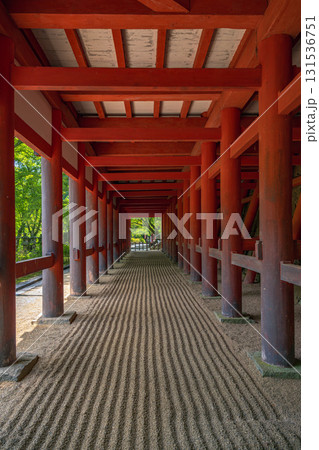 奈良 談山神社 拝殿 舞台下の美しい柱 奈良 談山神社 拝殿 舞台下の美しい柱 131536751