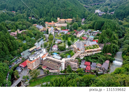群馬県 四万温泉の温泉街と旅館群の空撮写真 群馬県 四万温泉の温泉街と旅館群の空撮写真 131539682