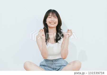 ビューティーイメージ 若い女性のポートレート 131539734