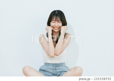 ビューティーイメージ 若い女性のポートレート ビューティーイメージ 若い女性のポートレート 131539735