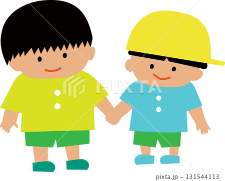 手をつなぐ子ども 131544113