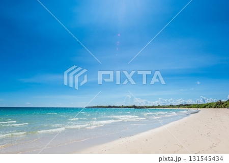 宮古島伊良部島にある綺麗なビーチの渡口の浜 131545434