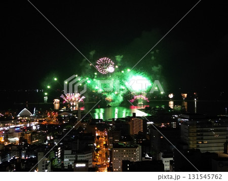 鹿児島の夜空を彩る錦江湾サマーナイト花火大会の空撮 鹿児島の夜空を彩る錦江湾サマーナイト花火大会の空撮 131545762