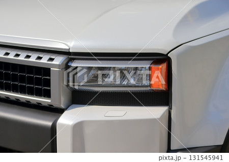 車のヘッドライト　イメージ 131545941