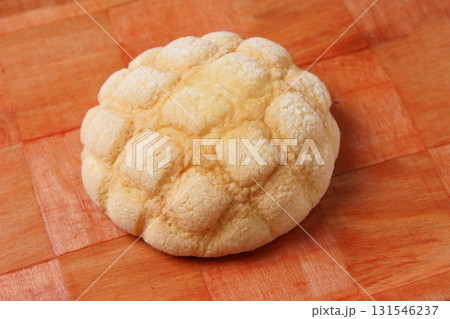 甘いメロンパン 131546237