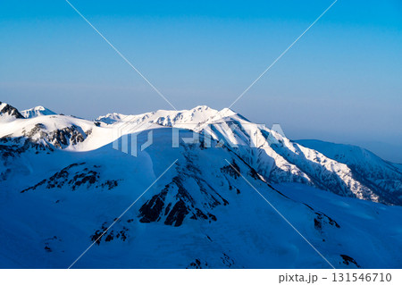 マジックアワー モルゲンロートの薬師岳(別山南峰からの景色) 残雪期の北アルプス立山・別山登山 マジックアワー モルゲンロートの薬師岳(別山南峰からの景色) 残雪期の北アルプス立山・別山登山 131546710
