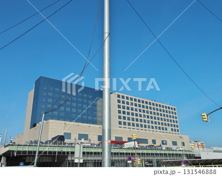 スペイン　バルセロナ　サンツ駅　5月晴れの日 131546888