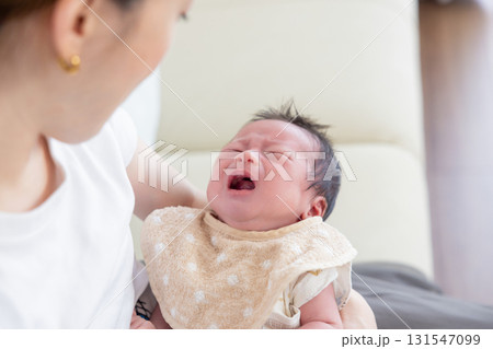 ファミリー　ママと赤ちゃん 131547099