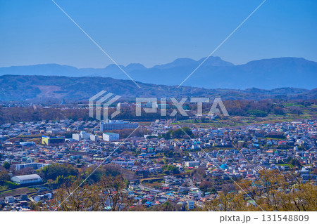 神奈川県秦野市の弘法山公園から南西側の眺望(秦野市市街,箱根の山々など) 131548809