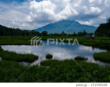 尾瀬の美しい山並みと自然 131549109