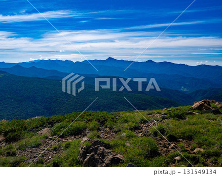 尾瀬の美しい山並みと自然 131549134