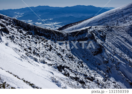 八ヶ岳連峰・硫黄岳への登りから見る奥秩父の山並み 八ヶ岳連峰・硫黄岳への登りから見る奥秩父の山並み 131550359