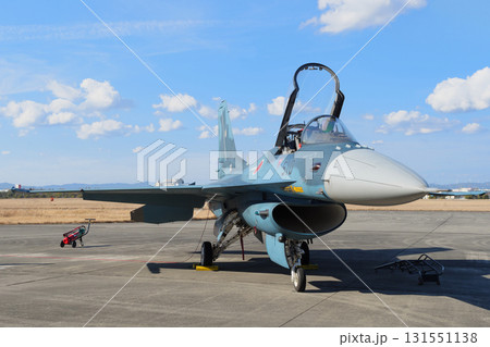 駐機場の航空自衛隊F-2戦闘機 131551138