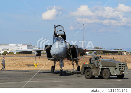 牽引される航空自衛隊F-15Jイーグル 131551141