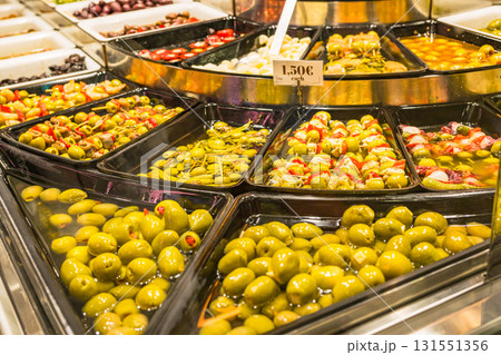 バルセロナ、市場、バル、真夏、オリーブ、スペイン 131551356