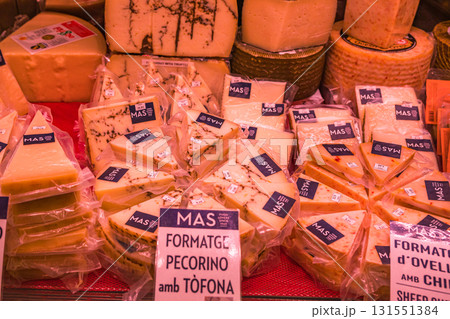 バルセロナ、市場、バル、真夏、スペイン 131551384