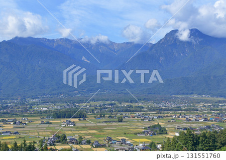 秋の安曇野と北アルプス 131551760