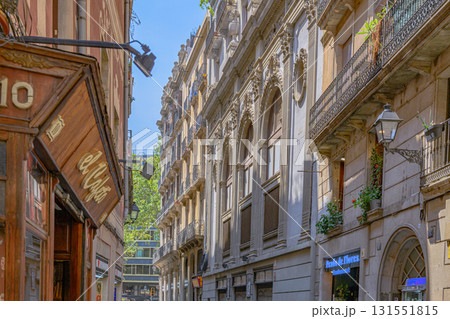バルセロナ、街並み、快晴、真夏、スペイン バルセロナ、街並み、快晴、真夏、スペイン 131551815