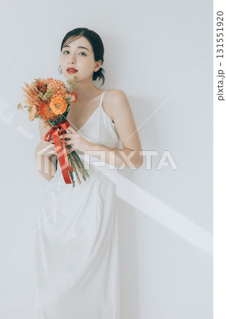 ウェディングドレスを着た女性 131551920