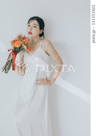 ウェディングドレスを着た女性 131551922