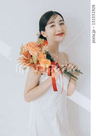 ウェディングドレスを着た女性 131551926