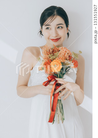 ウェディングドレスを着た女性 131551927