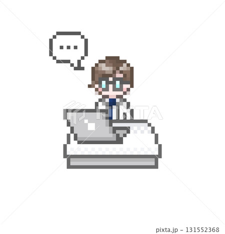 ドット絵のパソコンの前で無言になる白衣を着た男性 131552368