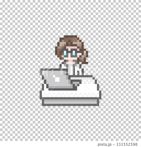ドット絵のパソコンと白衣を着た女性 ドット絵のパソコンと白衣を着た女性 131552598