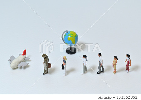 旅行に行く人々海外国内旅行イメージ 131552862